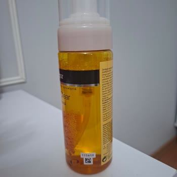 Neutrogena Yüz Temizleme Köpüğü Ciltte Şiddetli Yanma Ve Şişlik Oluşturdu