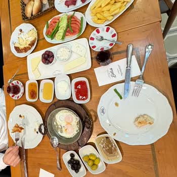 Aşırı Ödenen Fiyata Yetersiz Serpme Kahvaltı