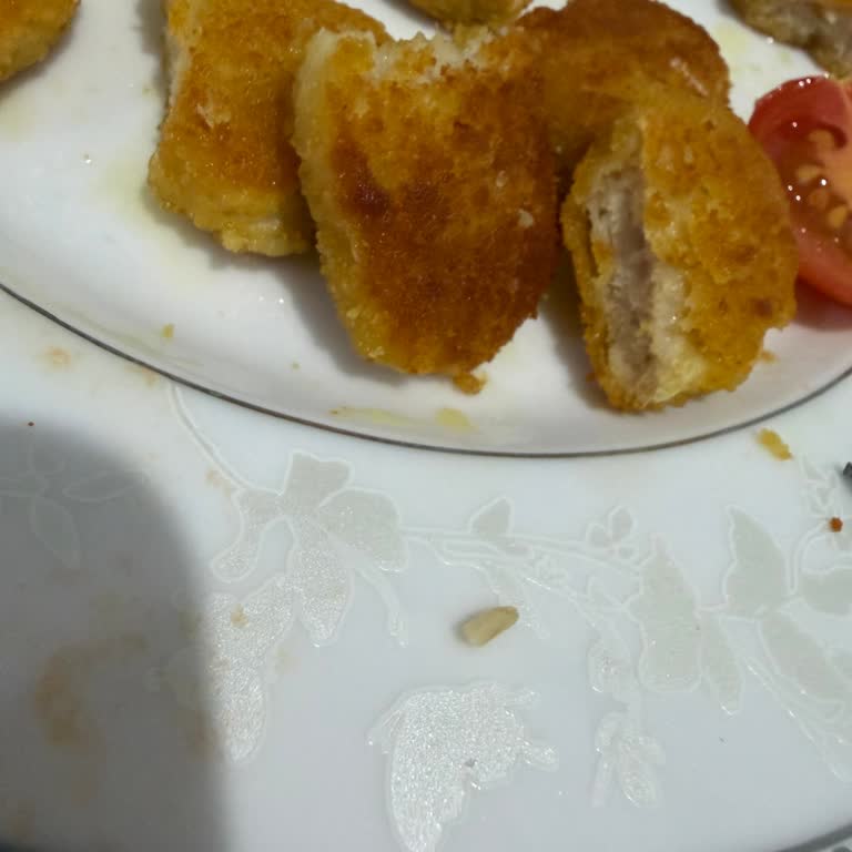 Erpiliç Nugget İçinde Tırnak Çocuk Sağlığını Tehdit Ediyor