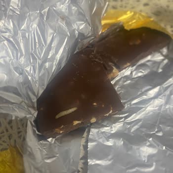 Eti Çifte Kavrulmuş Fındıklı Çikolatada Kurt Bulunması Ve Gıda Güvenliği İhlali