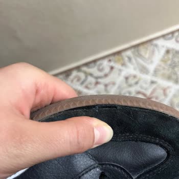 Kısa Sürede Yırtılan Puma Ayakkabı İçin Mağazadan Cevap Bekleniyor