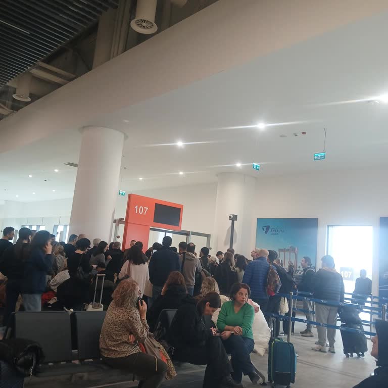 Uçuş Gecikmesi Ve Bilgilendirme Eksikliği Nedeniyle Mağduriyet