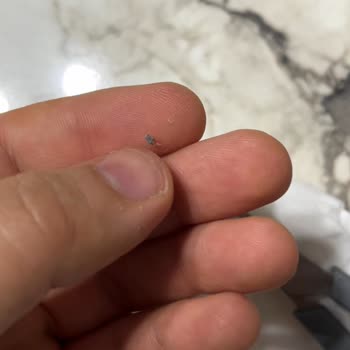 Bebek Bezinde Sert Siyah Parça Bulunması Güvenimi Sarsıyor