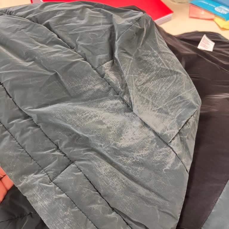 Az Kullanıma Rağmen Kapüşon Kumaşındaki Beyazlamalar İçin Ürün Değişimi Talebi