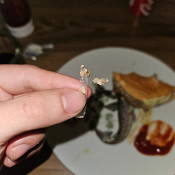 Burger King Balgat Şubesinde Köfte İçinde Plastik Parça Bulundu