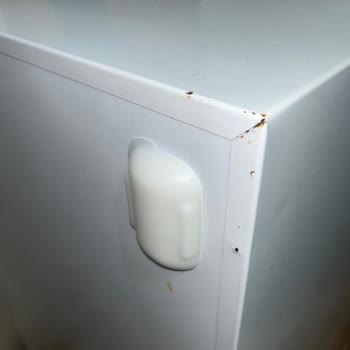 Uğur Derin Dondurucuda Paslanma Ve Su Birikintisi Şikayeti