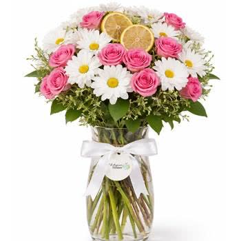 Eksik Çikolata Ve Solgun Çiçekler Hakkında Şikayet