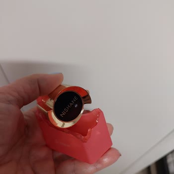 Ağır Kapak Tasarımı Parfüm Şişesini Kırdı, Kullanılamaz Hale Getirdi