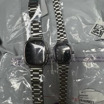 Kişiselleştirilmiş Saat Ve Kutusu Yanlış Gönderildi, Telefon Hattı Ulaşılamıyor