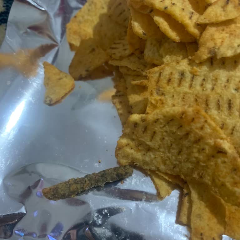 A101'den Satın Alınan Cipste Odun Parçaları Ve Küf Tespit Edildi