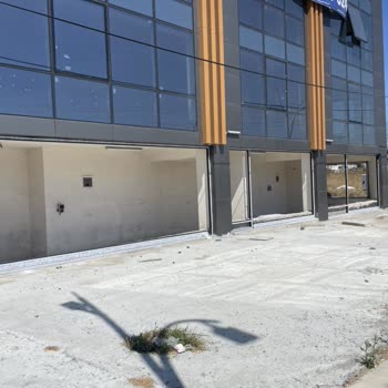 Afiş Camı Patlattı, Şirket Yanıt Vermedi