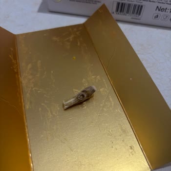 Patiswiss Antep Fıstıklı Pastada Odun Parçası Keşfedildi