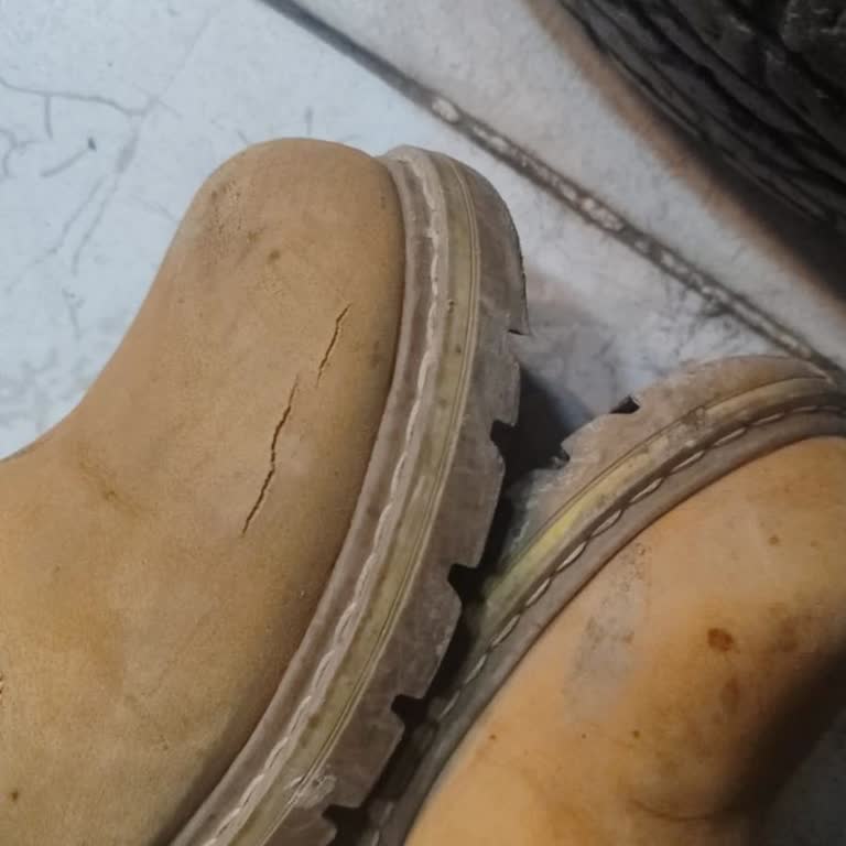 Eymen Spor (Çiğli) Orijinalliği Şüpheli Cat Botları İçin İade Reddi Ve Müşteri Oyalaması!