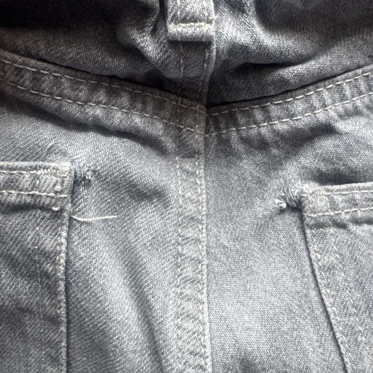 Mavi Jeans Arka Cep Aşınması Ve İncelmesi Kısa Sürede Mağaza Reddedildi