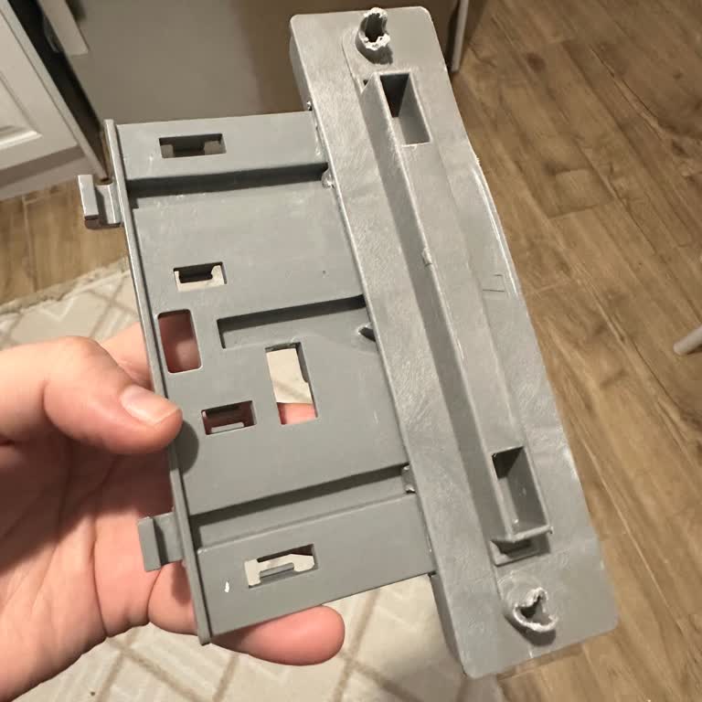 Üst Sepet Asansör Parçasının Kırılması Ve 5.500 TL Ücretli Değişim Talebi