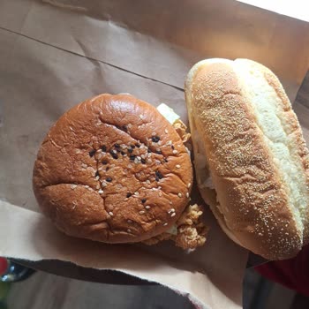 Siparişte Gelen Bayat Ve Sert Hamburger Ekmeği İçin İade Talebi