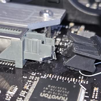 Asus Bilgisayar Standart Dışı Müdahale Etmesi ve Ardından da “Onarıldı” Şeklinde Beyanda Bulunması