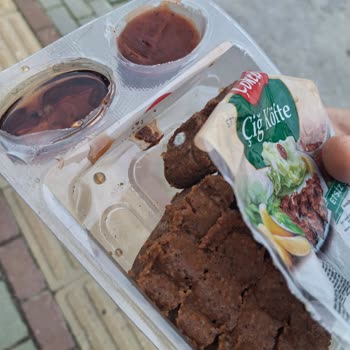 A101 Şubesinde Küflü Çiğ Köfte Satışı Sağlık Riski Oluşturdu