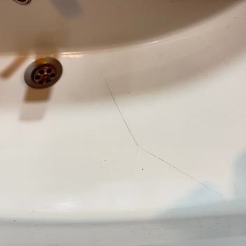 Creavit Entegre Lavabomda Üretim Kaynaklı Çatlak