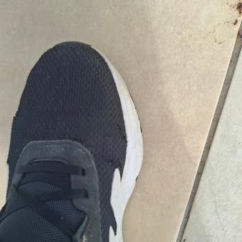 Deichmann Çanakkale Biga Şubesinden Aldığım Adidas Ayakkabının Üstü Kısa Sürede Yırtıldı