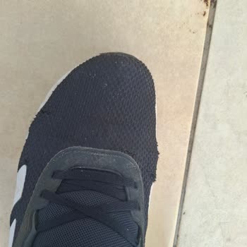 Deichmann Çanakkale Biga Şubesinden Aldığım Adidas Ayakkabının Üstü Kısa Sürede Yırtıldı