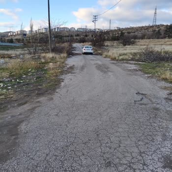 Enerjisa’nın Elektrik Direklerini Kaldırmaması İnşaatı Durduruyor