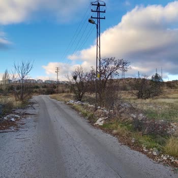 Enerjisa’nın Elektrik Direklerini Kaldırmaması İnşaatı Durduruyor