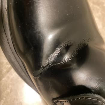 FLO Cadde Mağazasında Hakiki Deri Sözlenen Sahte Deri Bot Ve Hızlı Deformasyon Sebebiyle İade Talebi