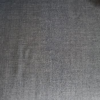 Keten Kumaşlı Koltukta Su Damlası İz Bırakması Ve Hızlı Deformasyon