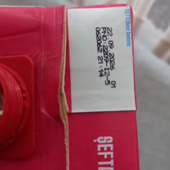 Dimes Meyve Suyunun İçinde Tanımsız Madde