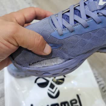 Hummel Ayakkabısındaki Yırtılma Ve Yapıştırıcı Problemi Kullanıcı Hatası Olarak Reddedildi
