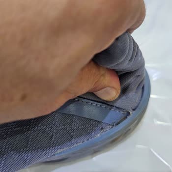 Hummel Ayakkabısındaki Yırtılma Ve Yapıştırıcı Problemi Kullanıcı Hatası Olarak Reddedildi