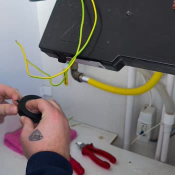 İzinsiz Kart Müdahalesi Ve Çelişkili Servis Açıklamaları Ücret İadesi Ve Kombi Değişimi Talebi