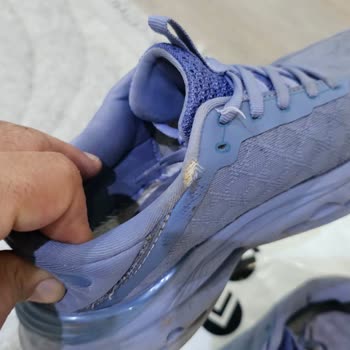 Hummel Denies Refund After Sneakers Tear Within Two Months
