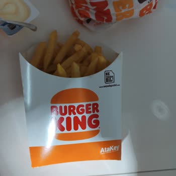 Eksik Ve Yanlış Gelen Hamburger Ve Patates, Yardımcı Telefon Çalışmıyor