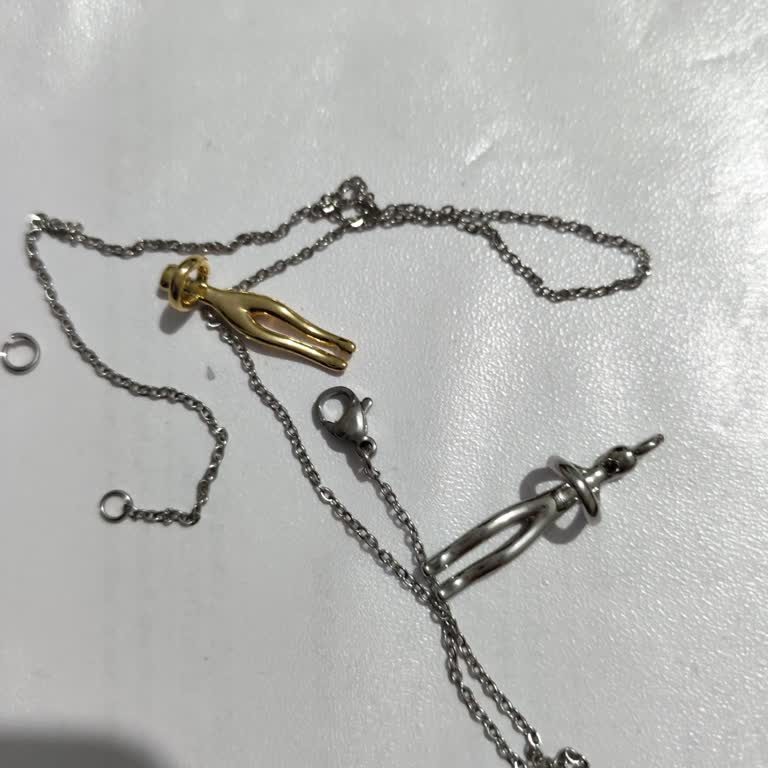 Kırık Kolye Ve Cevapsız İletişim Numarası İade Talebi