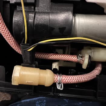 Nescafe 9634 Model Kahve Makinesinde Sıcak Su Valfi Yedek Parça Yok