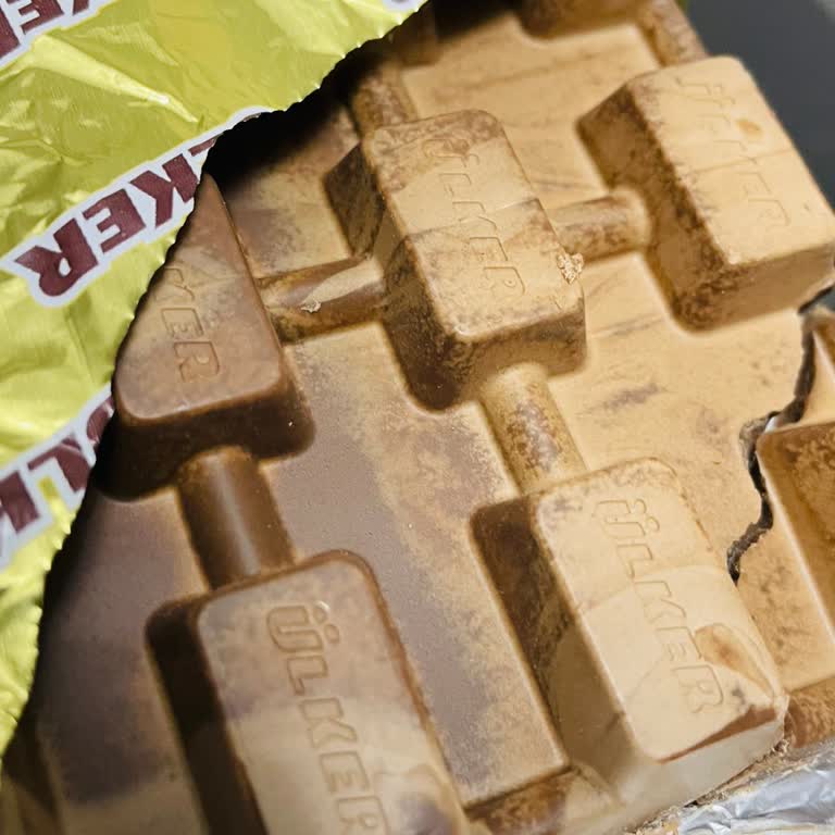 Ülker Kare Çikolatada Beyazlaşma Ve Kalite Sorunu