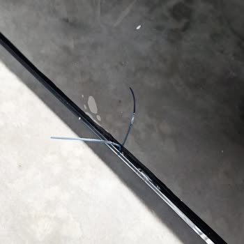 Servis Sonrası Kırık Ekran Ve Çıkan Kabloyla Gelen TV Ve Ürün Değişimi Talebi