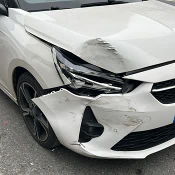 Ankara Sigorta Orijinal Parça Hakkımı Gözardı Ederek Farı Tamir Ettiriyor