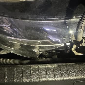 Ankara Sigorta Orijinal Parça Hakkımı Gözardı Ederek Farı Tamir Ettiriyor