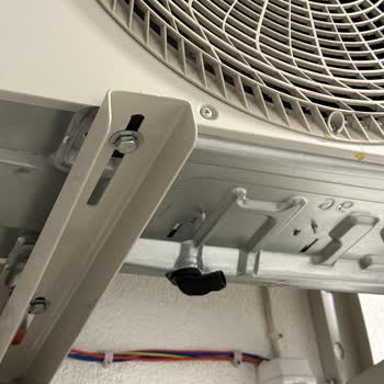 LG Mersin Gazi Soğutma Servisinde Tahliye Borusu Eksik Ve Saygısız Yaklaşım