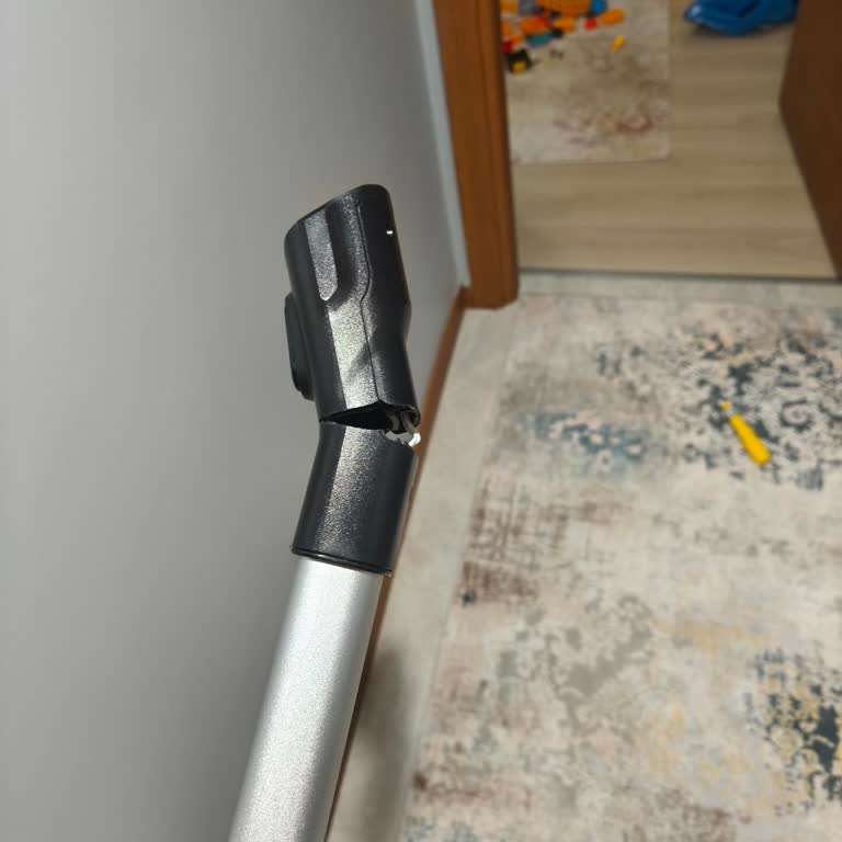 Philips 8000 Dikey Süpürge Teleskopik Borusu Sürekli Kırılıyor Ve Müşteri Hizmetleri Erişilemiyor