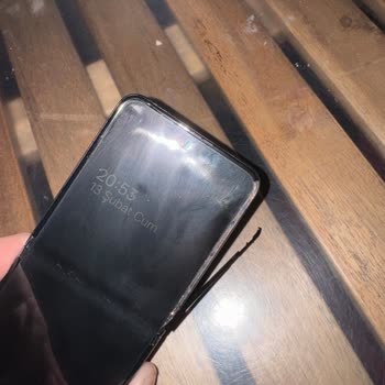 Samsung Z Flip5 Plastik Şerit Kırılması: Garanti Dışı Ücretsiz Onarım Ve Yedek Cihaz Talebi