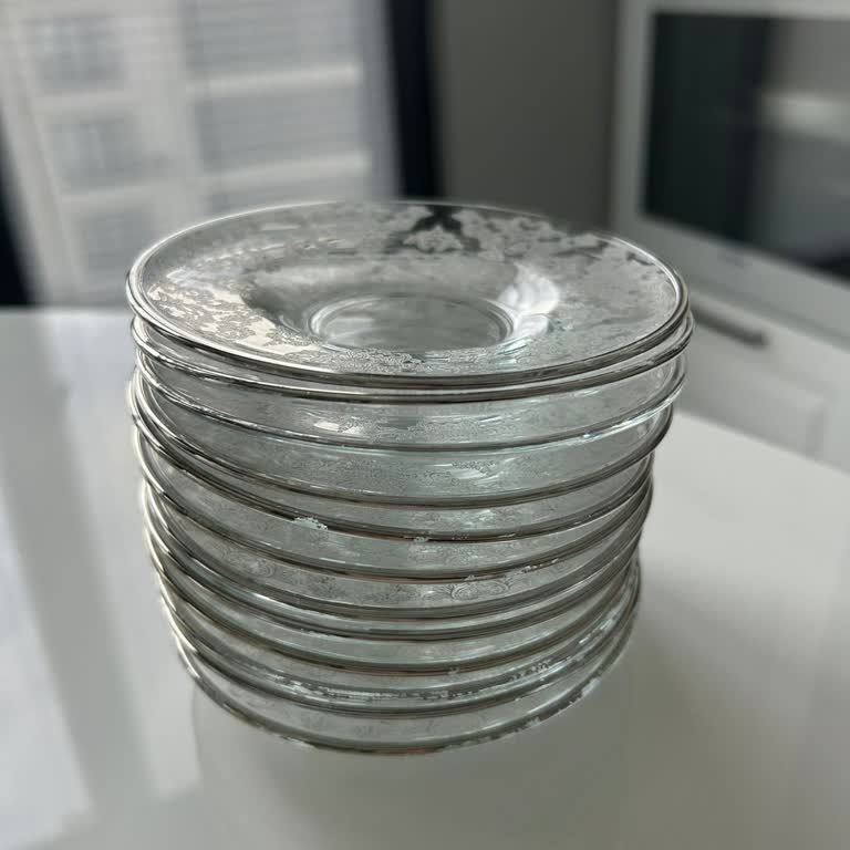 Yaldızlı Helen Su Takımında Ayıplı Ürün Ve Servis Sürecinde Kırık Parçalar İçin Değişim Talebi