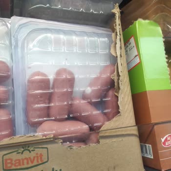 BİM Şubesinde Küflenmiş Sosis Satışının İnsan Sağlığına Tehlikesi