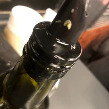 Köfteci Yusuf Mudanya Şubesinde Hijyen Sorunu Ve Aşırı Kirli Masalar