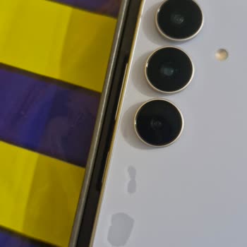 Arka Kapağı Deforme Gelen Samsung S25 FE Telefon İçin Ürün Değişimi Talebi