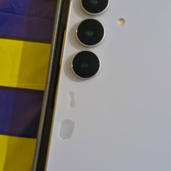 Arka Kapağı Deforme Gelen Samsung S25 FE Telefon İçin Ürün Değişimi Talebi