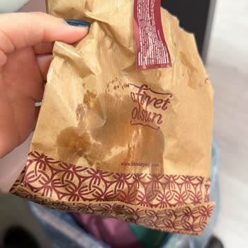 Yemeksepeti Dökülmüş Kahve ve Hijyen Sorunu İçin İade Talebi Ve Cevap Bekleniyor